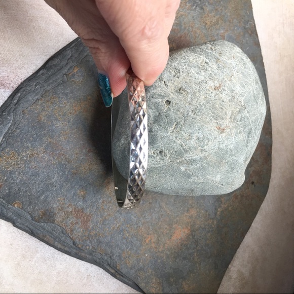 🎈Sale 🎈2 for $10 silver (color) textured diamond print bangle bracelet - Picture 5 of 5